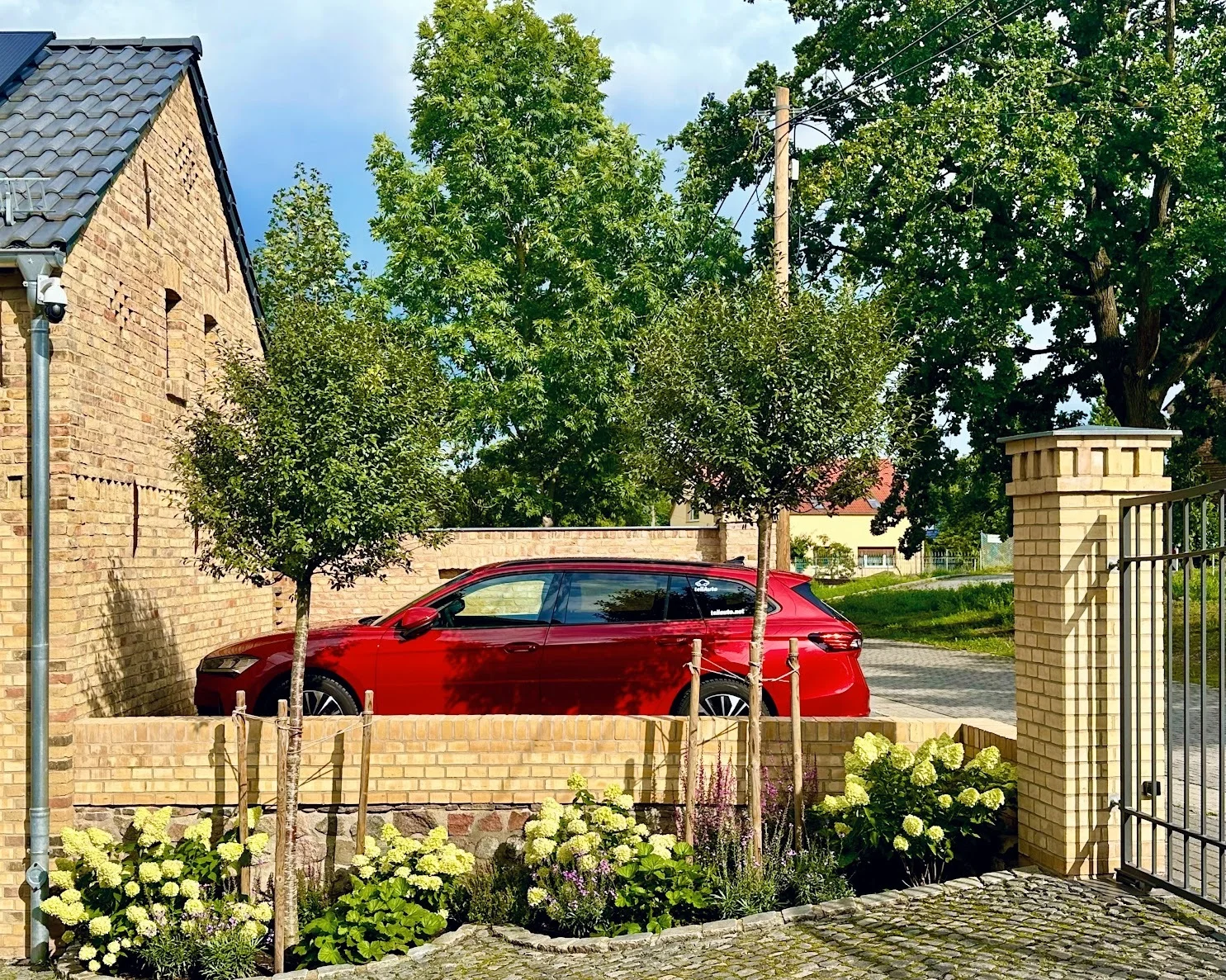 Bild: Gästeparkplatz