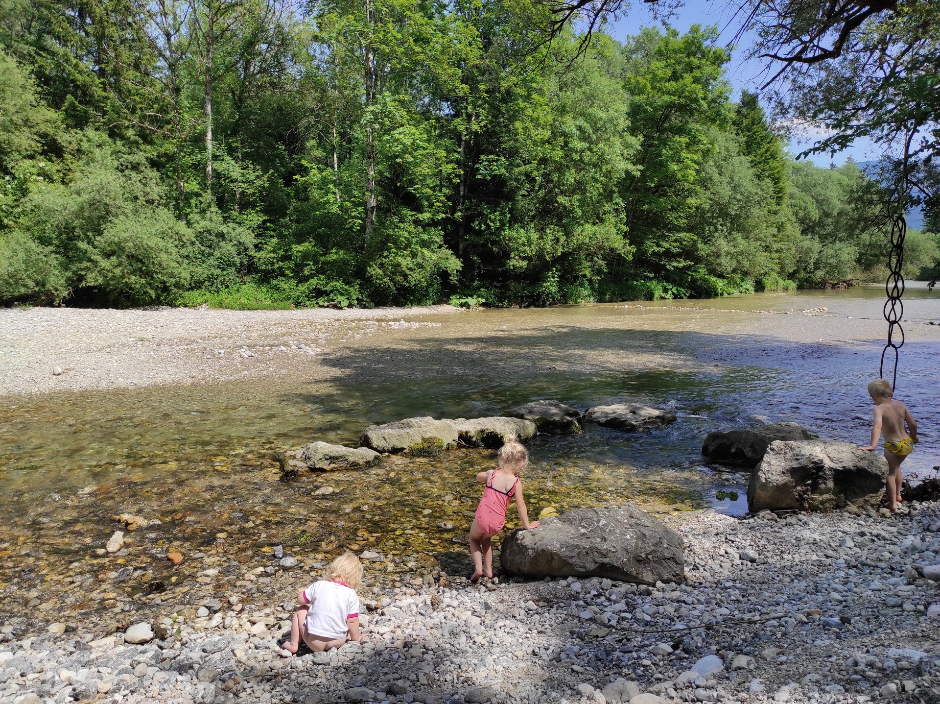 Am Flussbett der Prien  (Bild vergr&ouml;&szlig;ern)