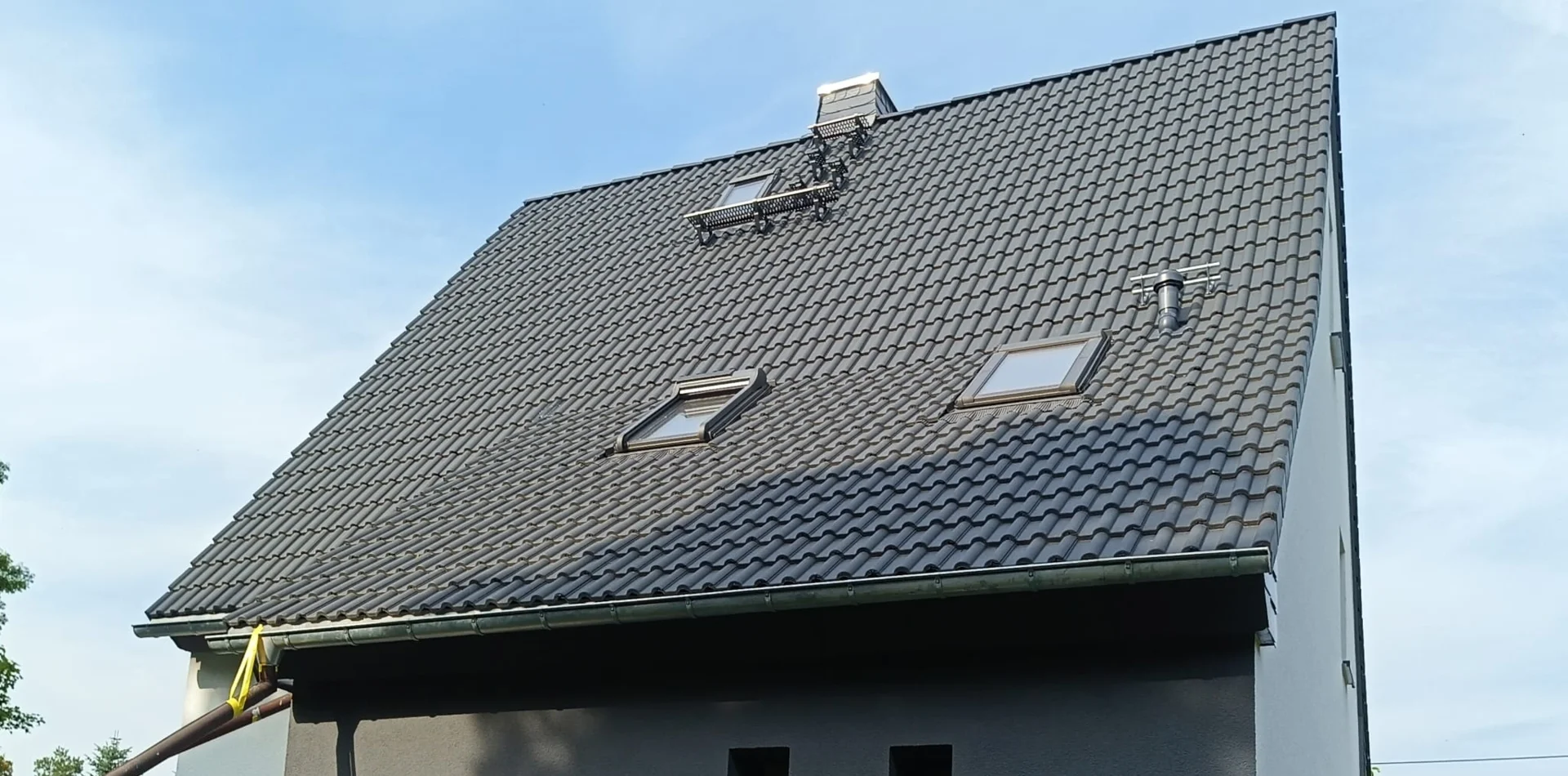 Bild: Betondachsteine mit Aufdachdämmung