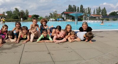 Vorschaubild: Besuch des Freibads im Rahmen einer Schulübernachtung
