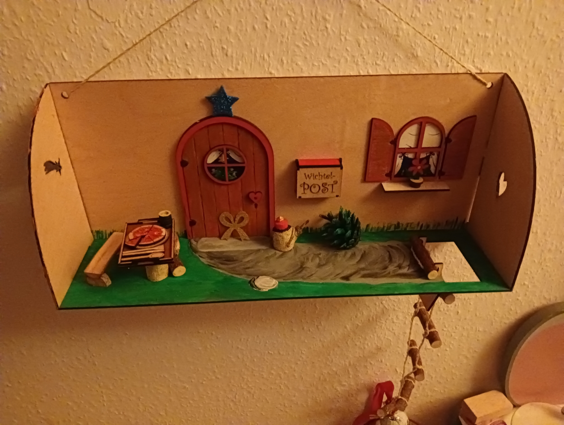 Bild: Wichtelhaus fertig bemalt