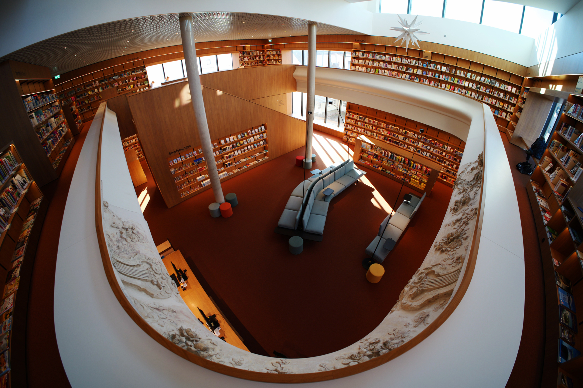 Felix Fischer - Stadtbibliothek  (Bild vergr&ouml;&szlig;ern)