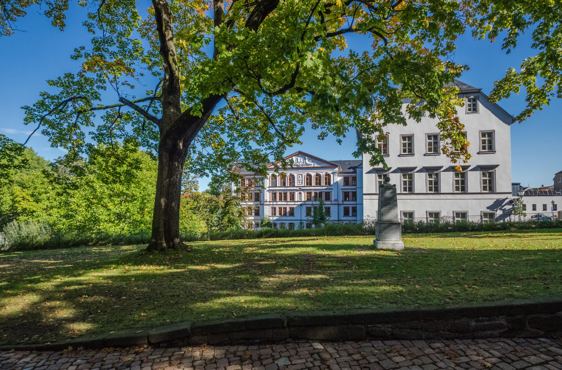 Uwe Lutz - Pestalozzi Schule  (Bild vergr&ouml;&szlig;ern)