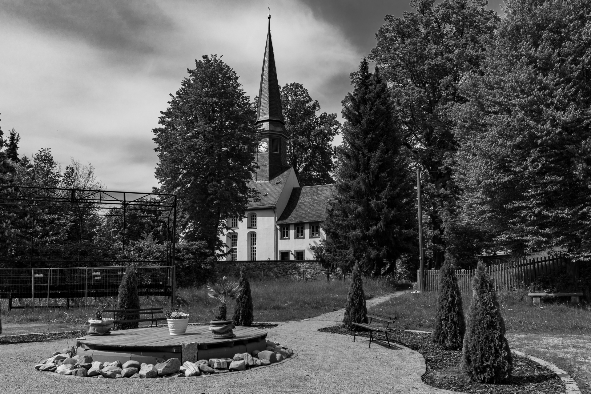 Luiza Tittel - Kirche in Ringethal  (Bild vergr&ouml;&szlig;ern)