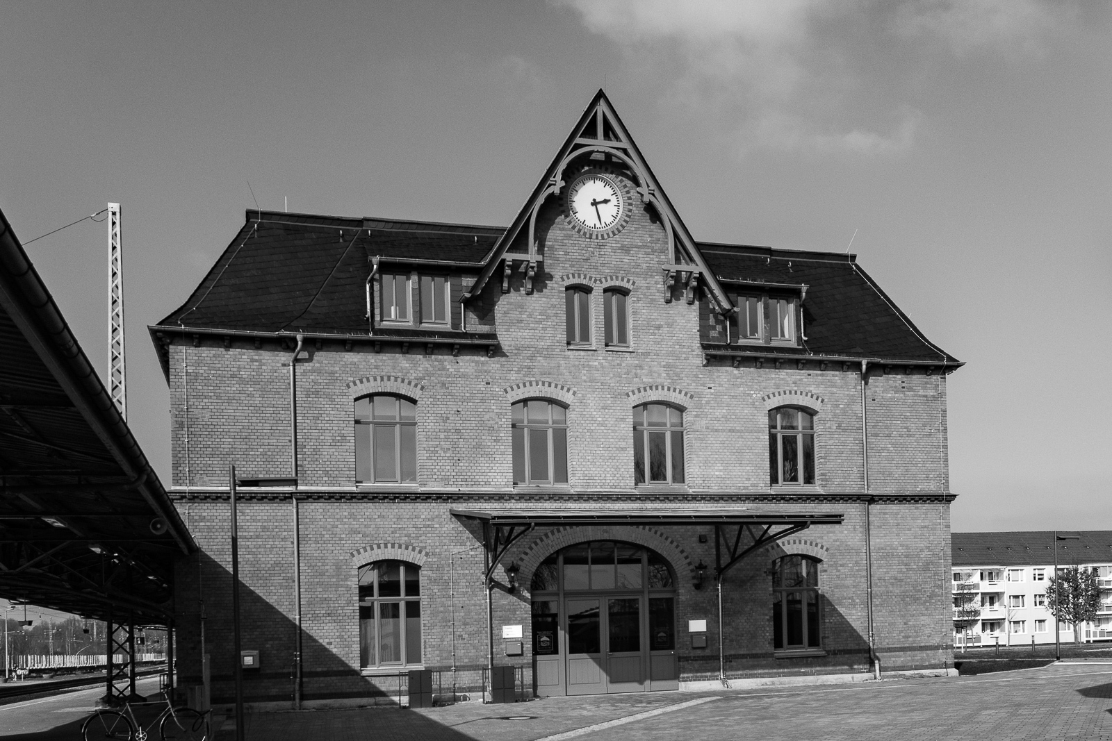Luzia Tittel - Bahnhof Mittweida  (Bild vergr&ouml;&szlig;ern)