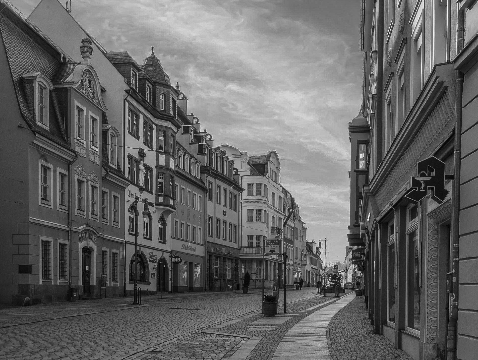 Uwe Lutz - Rochlitzer-Str  (Bild vergr&ouml;&szlig;ern)