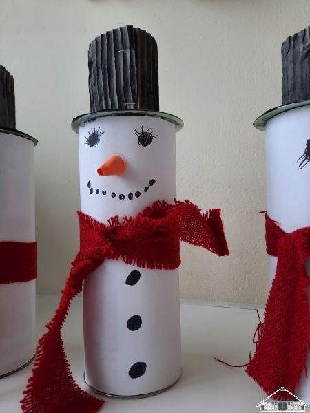 Schneemannparade_2  (Bild vergr&ouml;&szlig;ern)