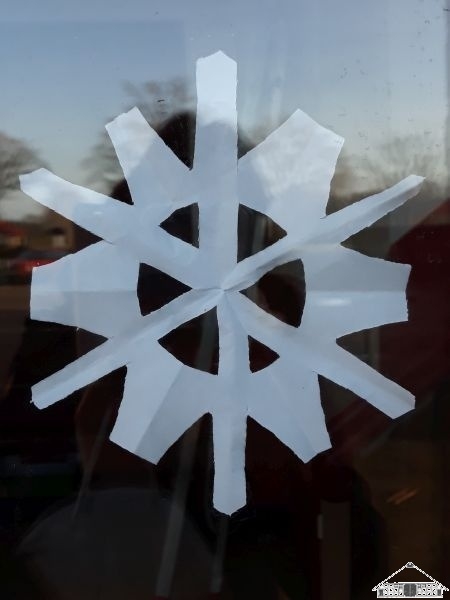 Schneeflockenparade_3  (Bild vergr&ouml;&szlig;ern)