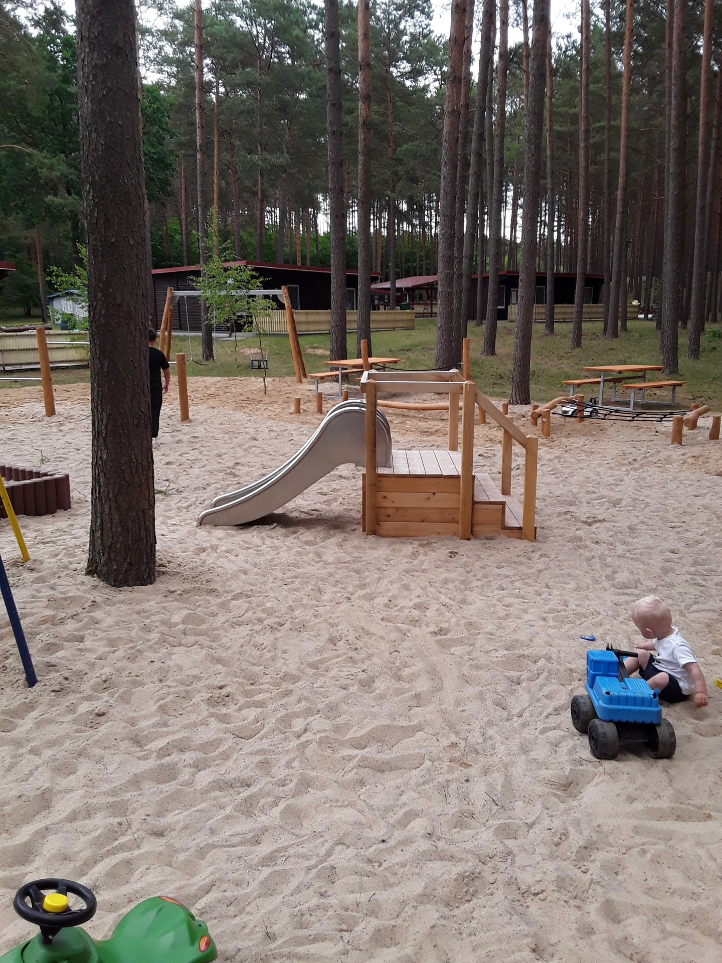Bild: Blick zum Spielplatz