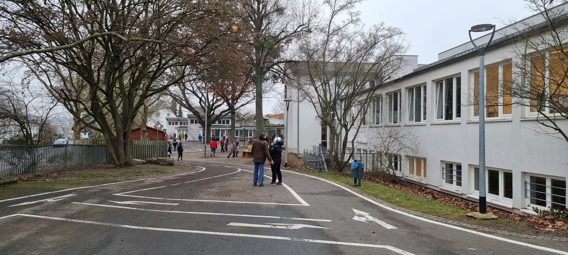 Bild: Schulgelände front