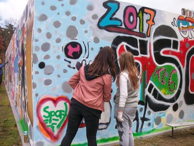 Vorschaubild: Graffiti Projekt mit einem Künstler im Jahr 2017