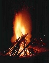 Bild: Das wöchentliche Lagerfeuer.