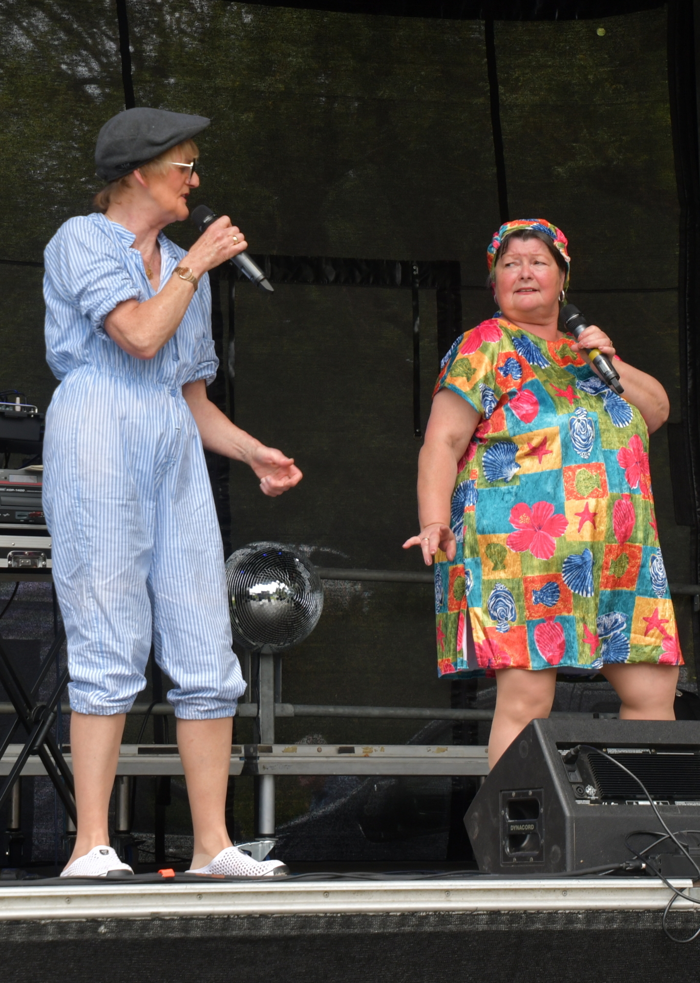 &bdquo;Die zwei von Nebenan&ldquo; mit Monika & Ina aus Blandikow.  (Bild vergr&ouml;&szlig;ern)