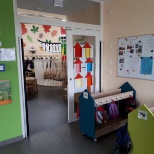 Vorschaubild: Foyer Obergeschoss / Kindergarten - Hier geht's in den Kindergarten!