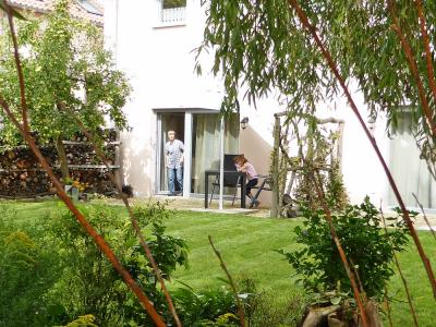 Vorschaubild: Terrasse der FeWo 1 belebt