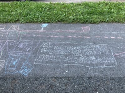 Vorschaubild: Gib Kindern Kreide und der Gehweg wird bunt 1