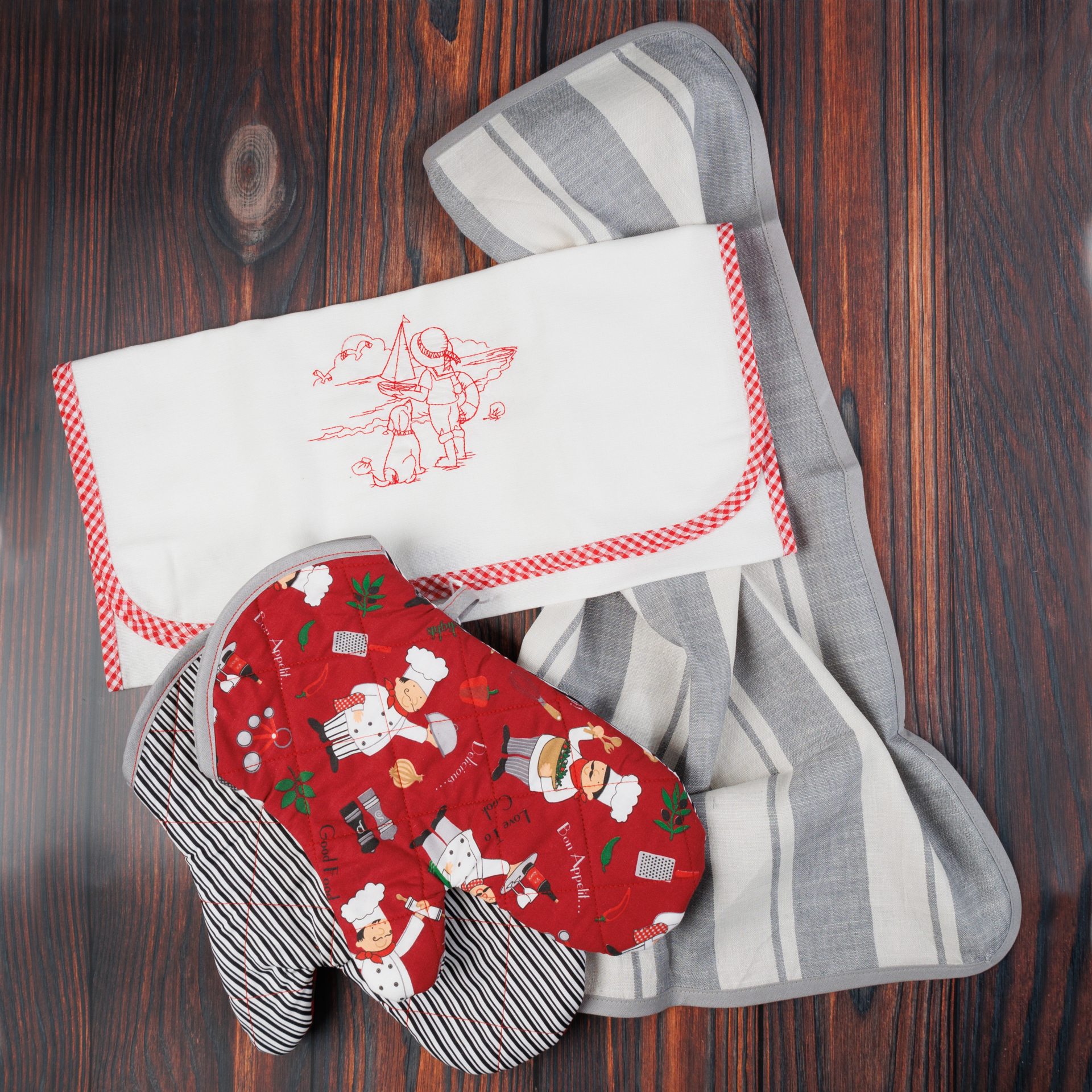 Bild: Accessoires für Küche (2) | Beispiel: Geschirrhandtücher 50 x 70 cm, grau mit Leinenanteil, creme mit Rot-Stickerei, Topfhandschuhe, alles aus 100 % Baumwolle, Handschuhe mit Thermovlies