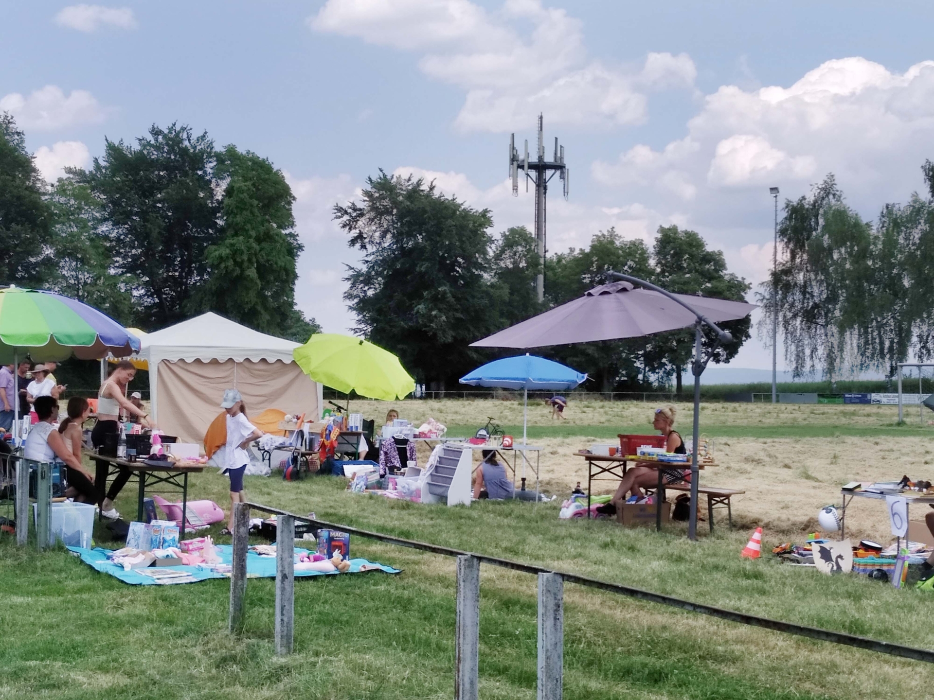 Bild: Juli | Kinderflohmarkt