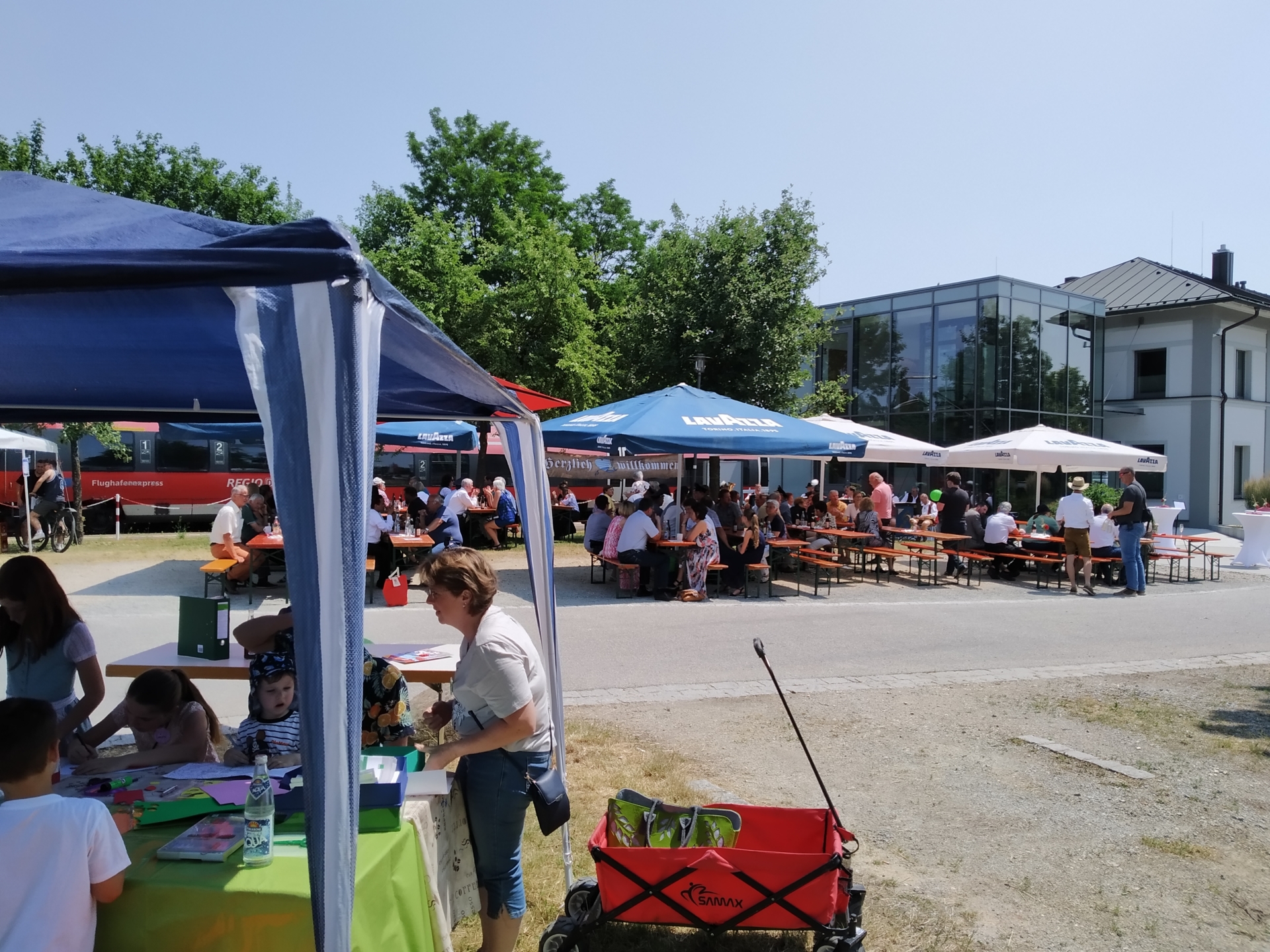 Bild: Juli | Rathauseinweihung Kinderprogramm
