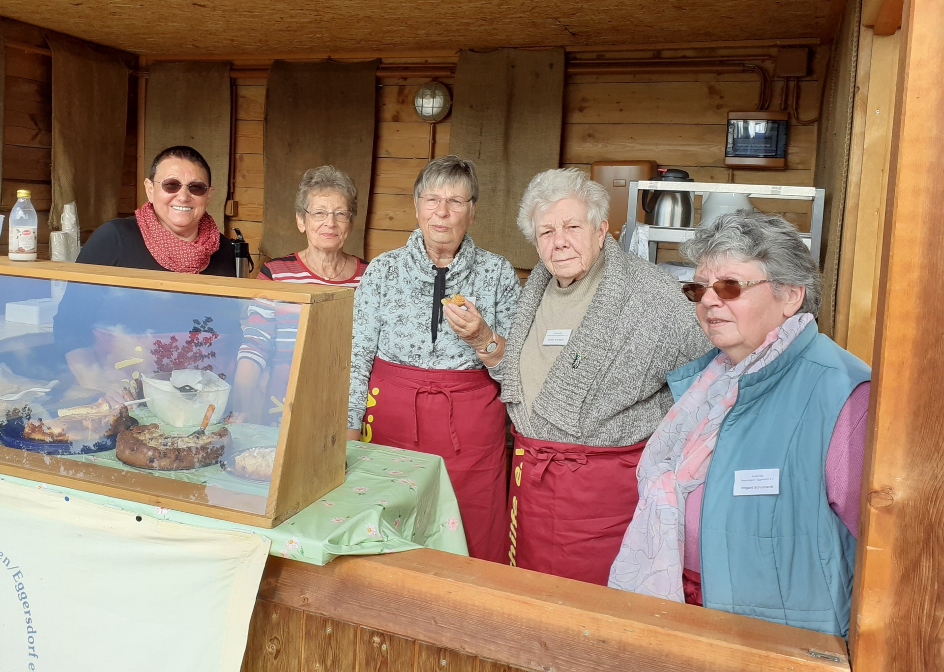 Aufgestellt f&uuml;rs Foto; doch die "Schichten" wechseln.  (Bild vergr&ouml;&szlig;ern)