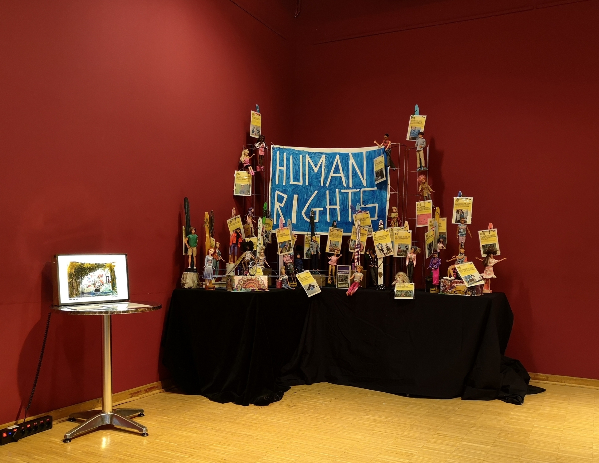 Bild : Ausstellung auf dem Festival der Menschenrechte in der Börse | 09.12.2023