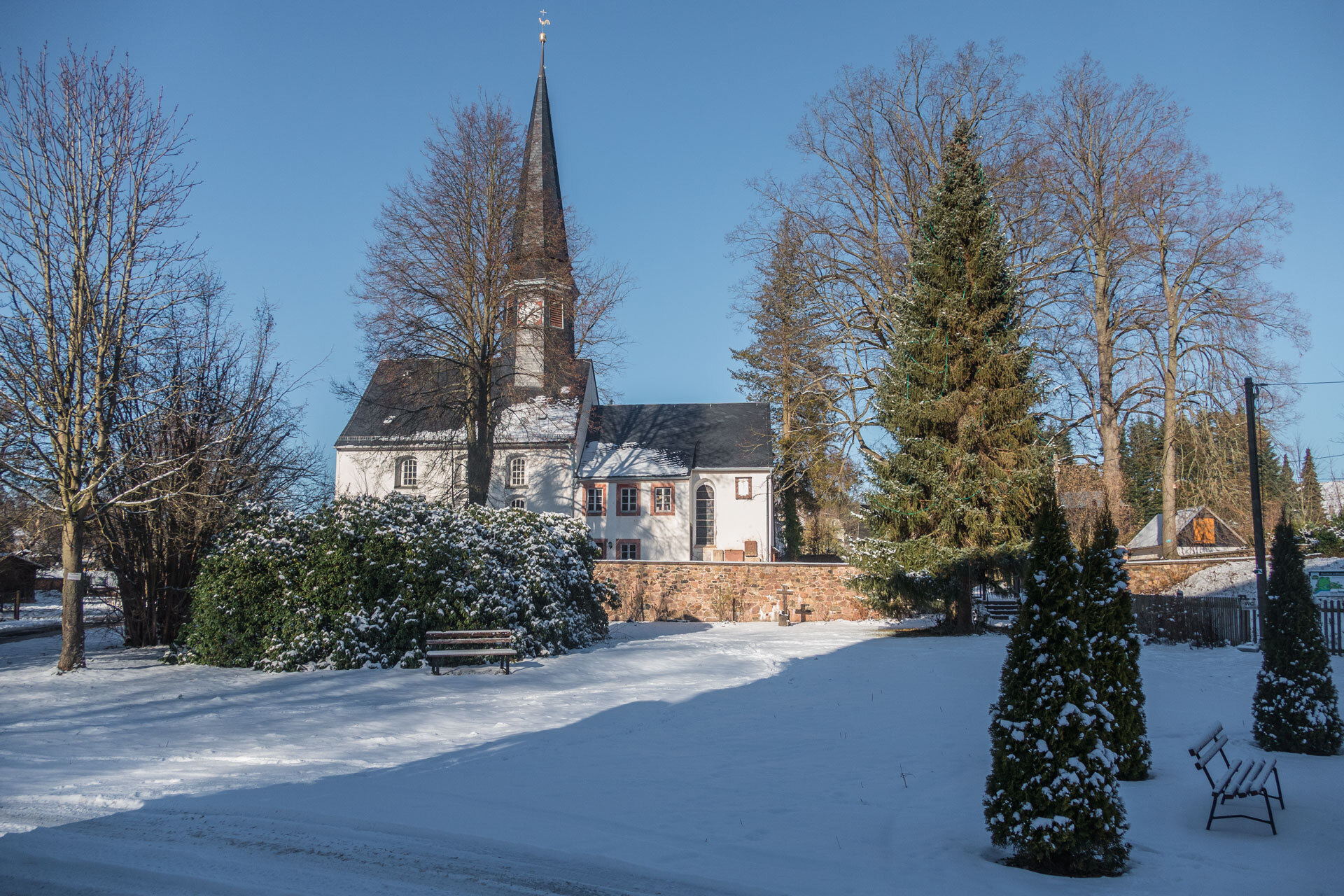 Uwe Lutz - Kirche-Ringetal  (Bild vergr&ouml;&szlig;ern)