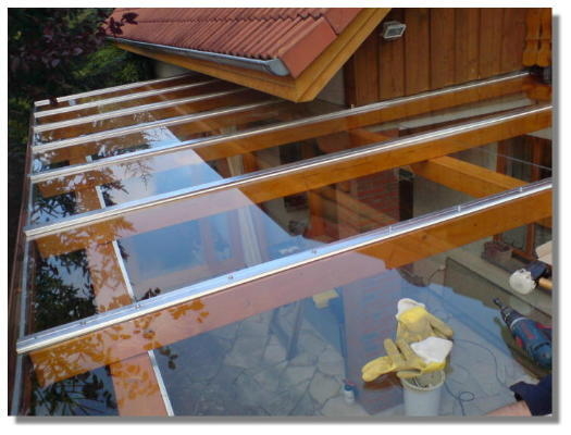 Dachglas  (Bild vergr&ouml;&szlig;ern)