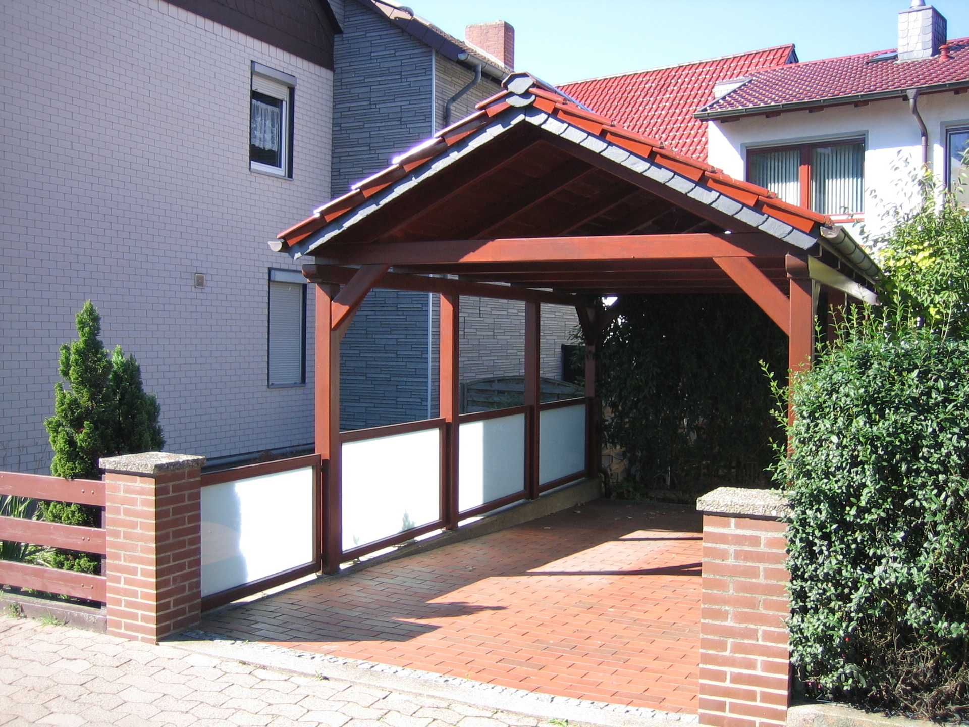 Carport  (Bild vergr&ouml;&szlig;ern)