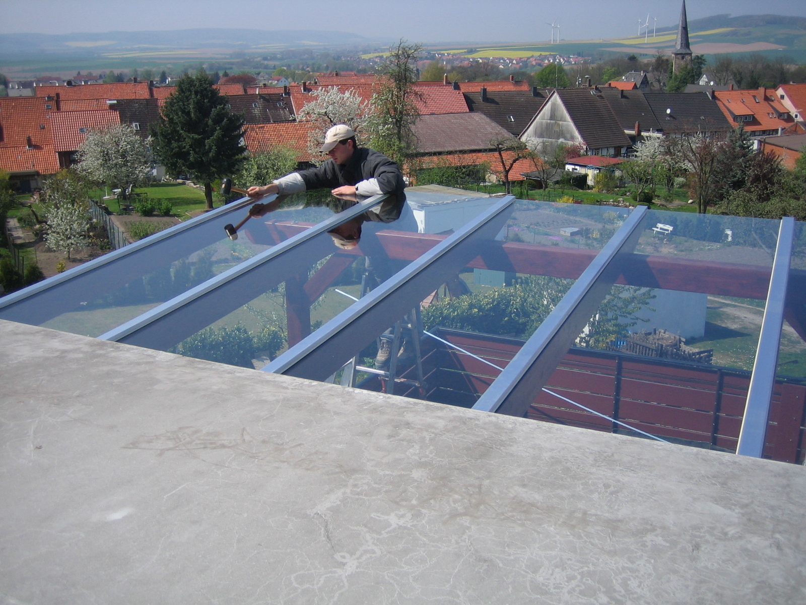 Dachbau  (Bild vergr&ouml;&szlig;ern)