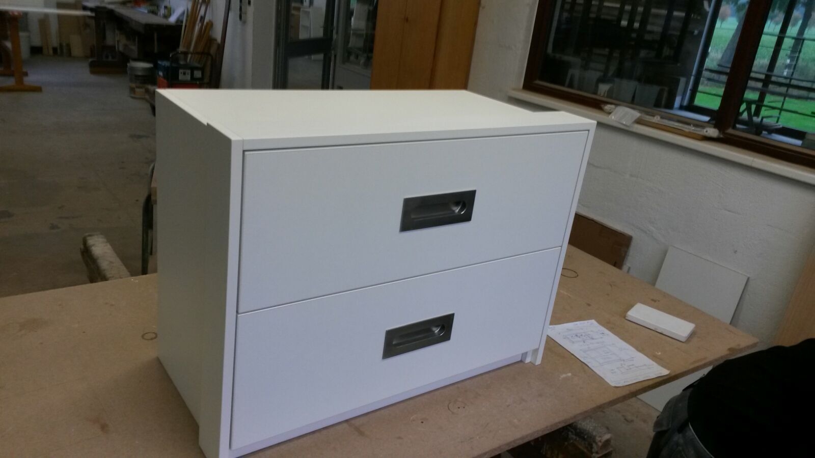 kleiner Schrank  (Bild vergr&ouml;&szlig;ern)