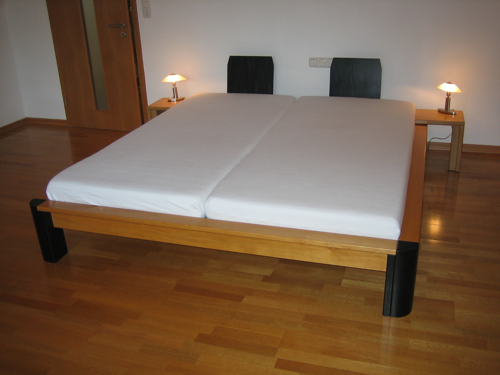 Doppelbett  (Bild vergr&ouml;&szlig;ern)