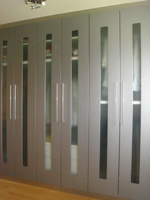 M Schwarz Schrank-3  (Bild vergr&ouml;&szlig;ern)