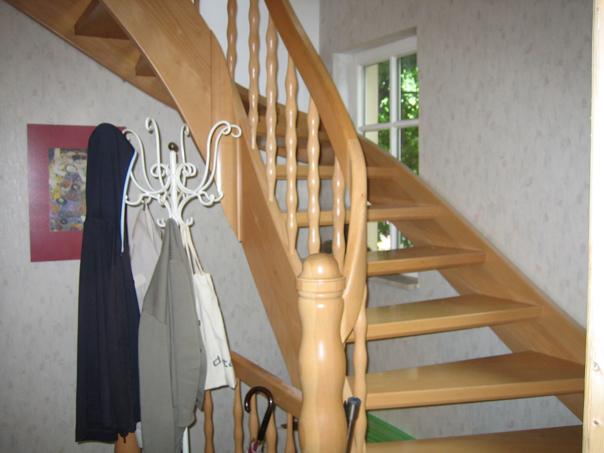 Wendeltreppe mit Gaderobe  (Bild vergr&ouml;&szlig;ern)