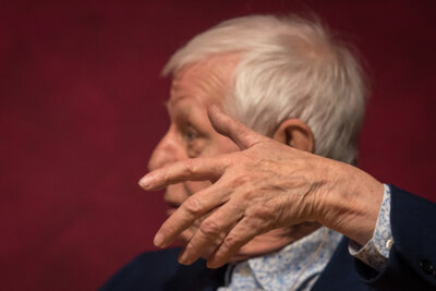 Vorschaubild: 2016 05 03 H-M Enzensberger H-Boettiger Literatur im Schloss-16