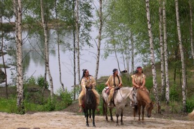 Vorschaubild: Im Rahmenprogramm der Mitgliederversammlung fand im Kino Capitol am 23. Februar 2019 eine öffentliche Filmvorführung statt. Gezeigt wurde eine seltene Aufzeichnung des Stückes Winnetou I auf der Freilichtbühne am Stausee Oberwald 2004. Fotos: M. Espig 2004