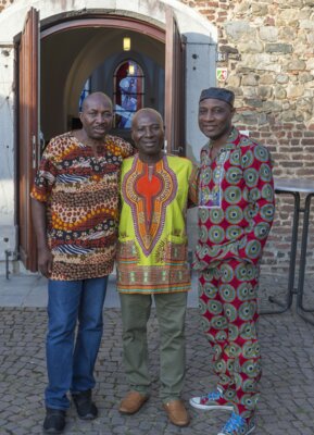 Vorschaubild: 2024, Adjiri Odametey Trio, „Afrikanische Weltmusik: Ekonklo - on the other side