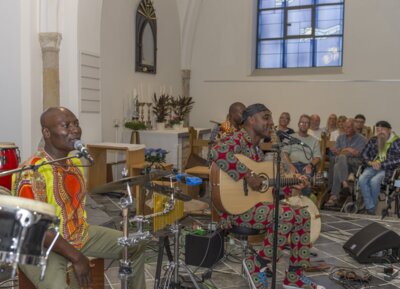 Vorschaubild: 2024, Adjiri Odametey Trio, „Afrikanische Weltmusik: Ekonklo - on the other side