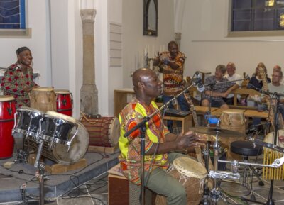 Vorschaubild: 2024, Adjiri Odametey Trio, „Afrikanische Weltmusik: Ekonklo - on the other side