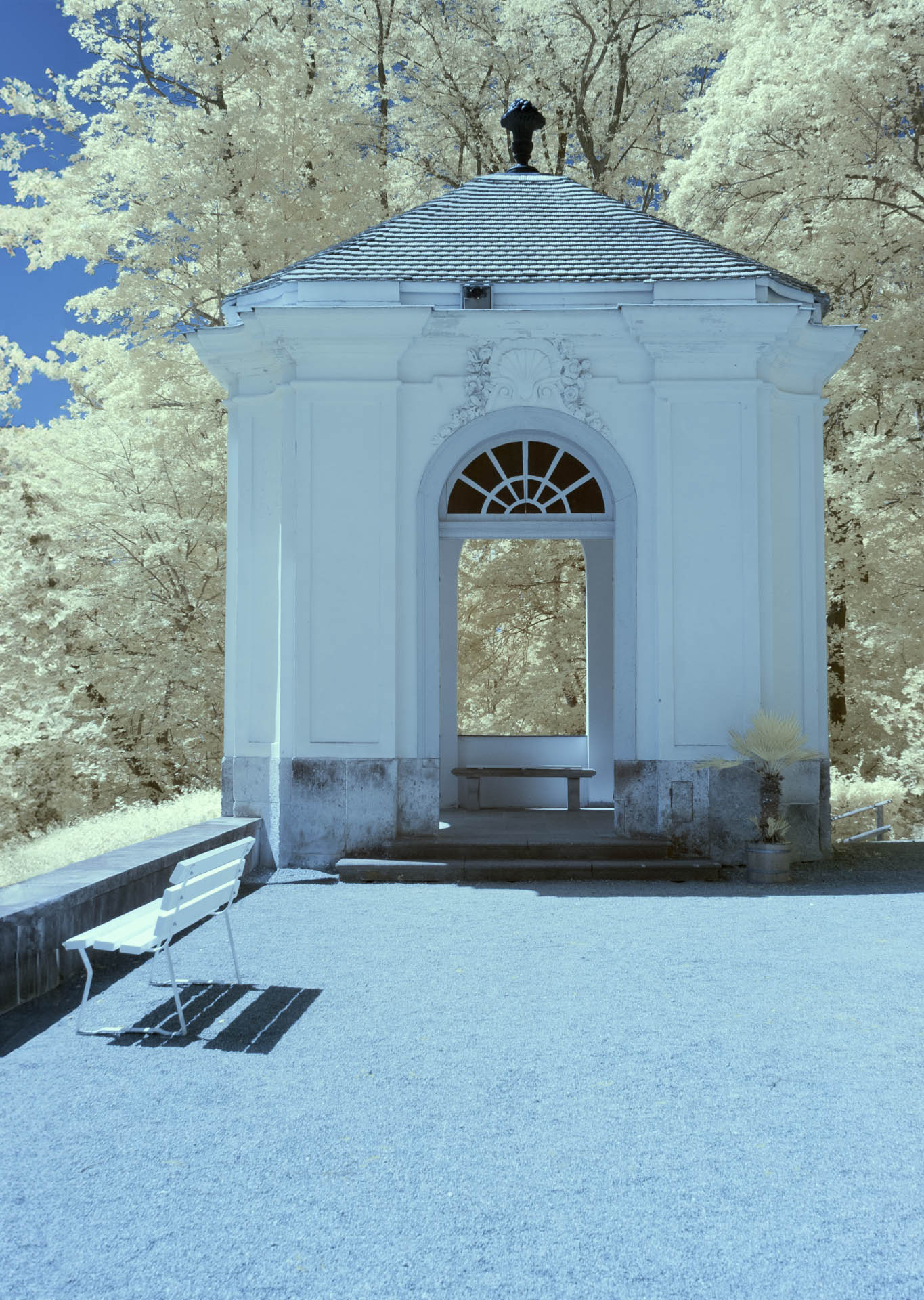 Eberhard K&ouml;hler - Pavillion An den Sieben K&uuml;nsten  (Bild vergr&ouml;&szlig;ern)