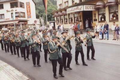 Vorschaubild: Festzug Schützenfest Anfang der Neunziger Jahre Bild 2