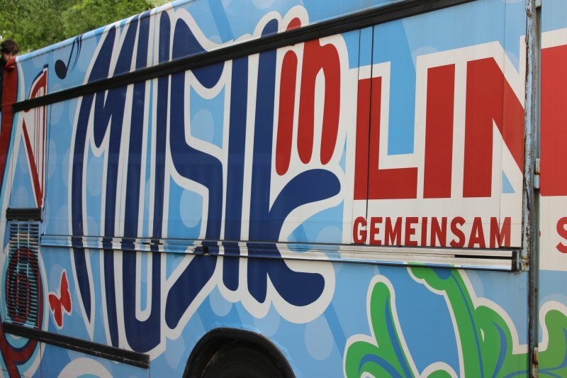 Musikbus Seite  (Bild vergr&ouml;&szlig;ern)