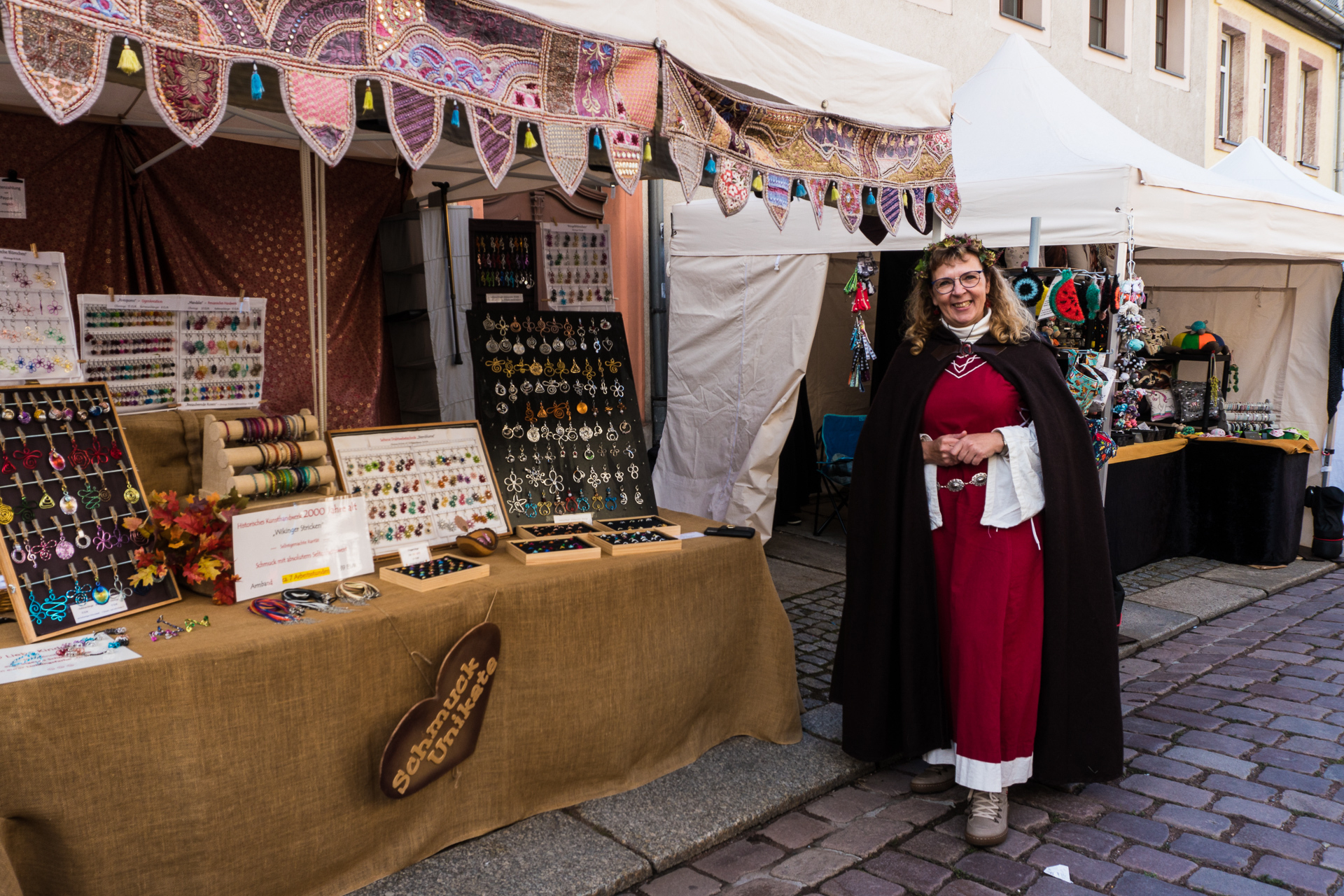 Luzia Tittel - Festschmuck  (Bild vergr&ouml;&szlig;ern)
