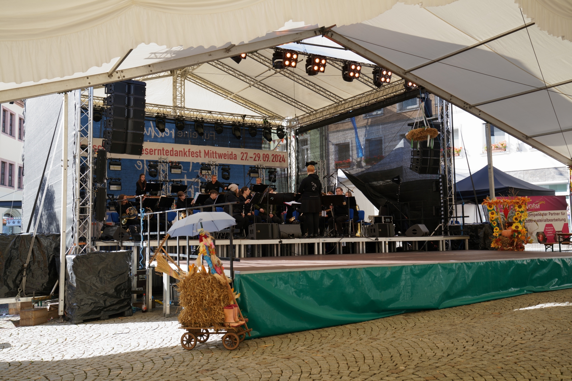 Peter Tittmann - Erntedankfest Markt 1  (Bild vergr&ouml;&szlig;ern)