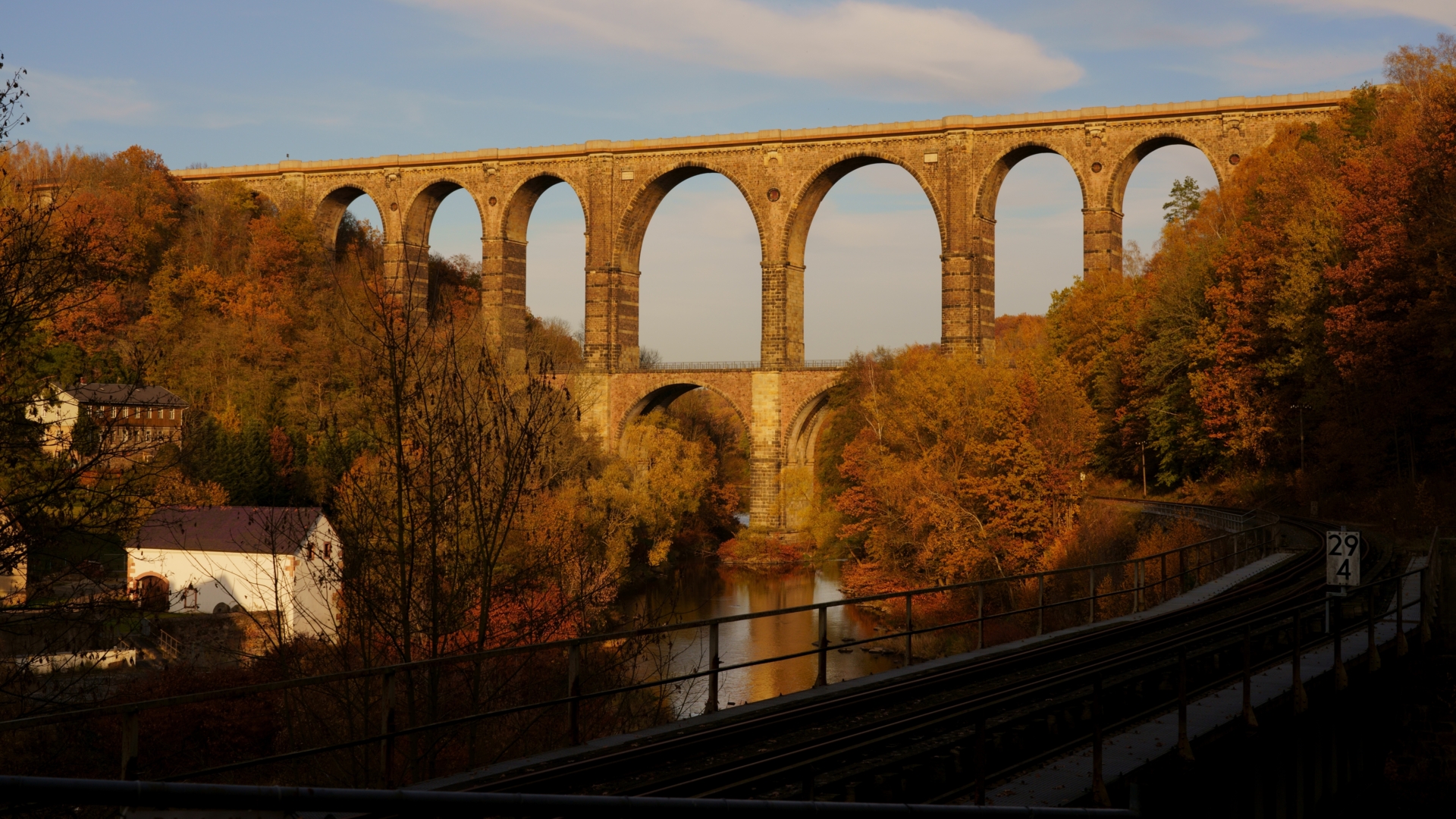 G&ouml;hrener Viadukt  (Bild vergr&ouml;&szlig;ern)