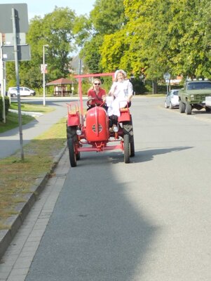 Vorschaubild: Fahrt mit dem Traktor