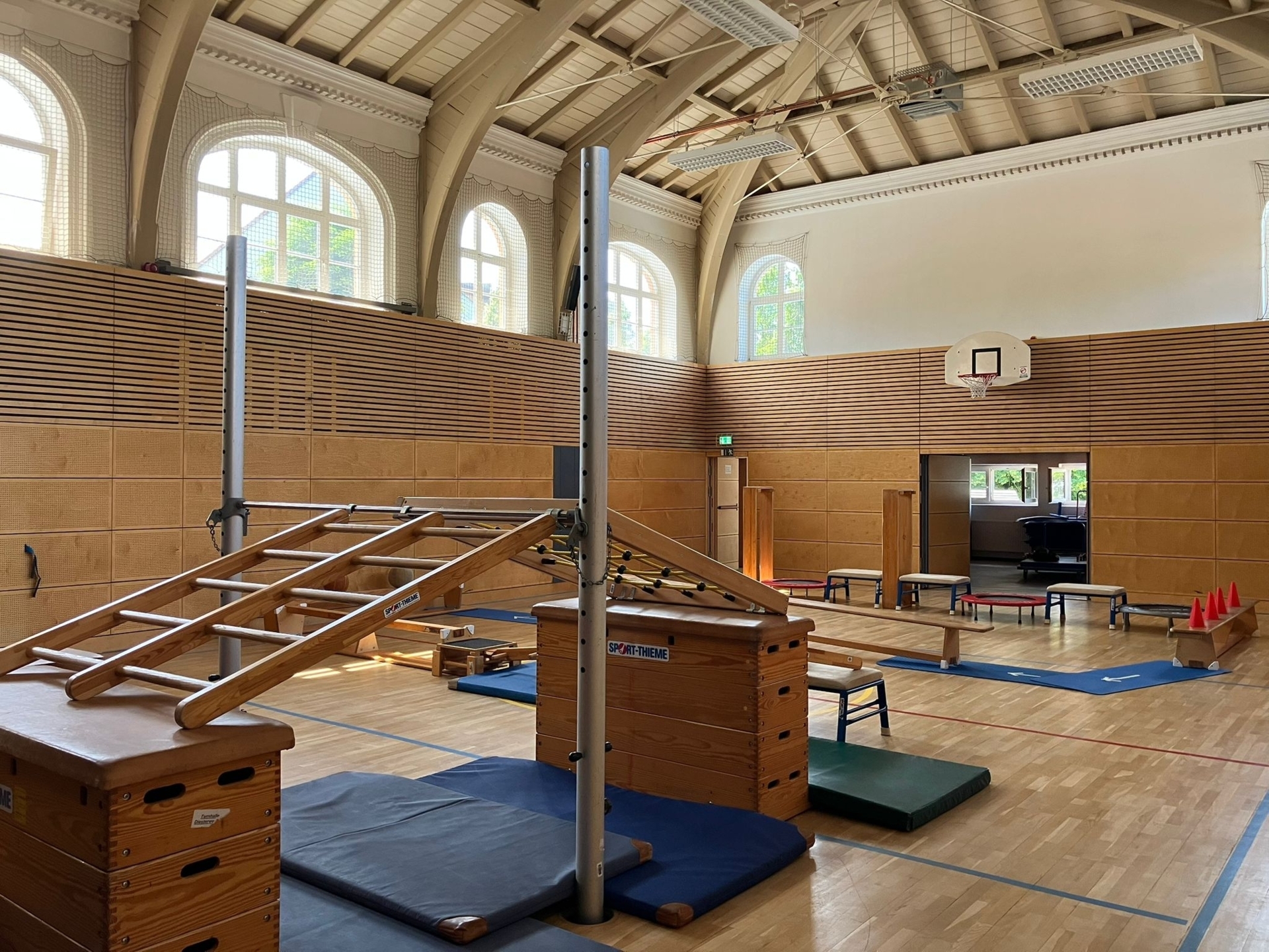 Turnhalle  (Bild vergr&ouml;&szlig;ern)