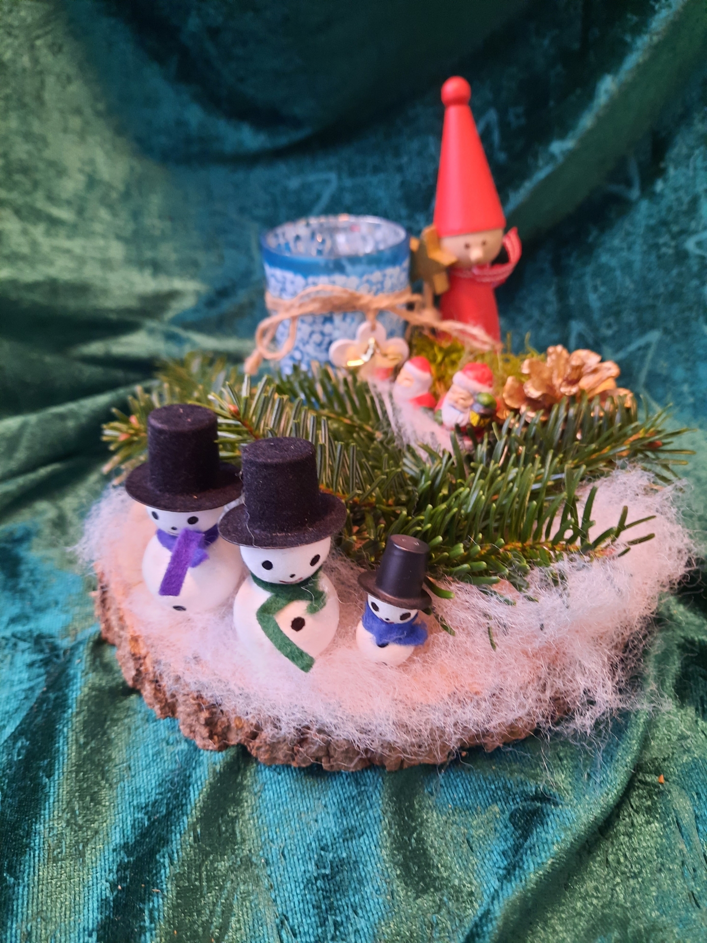 Foto der Galerie: Kl. 1 - Upcycling-Weihnachtsgestecke