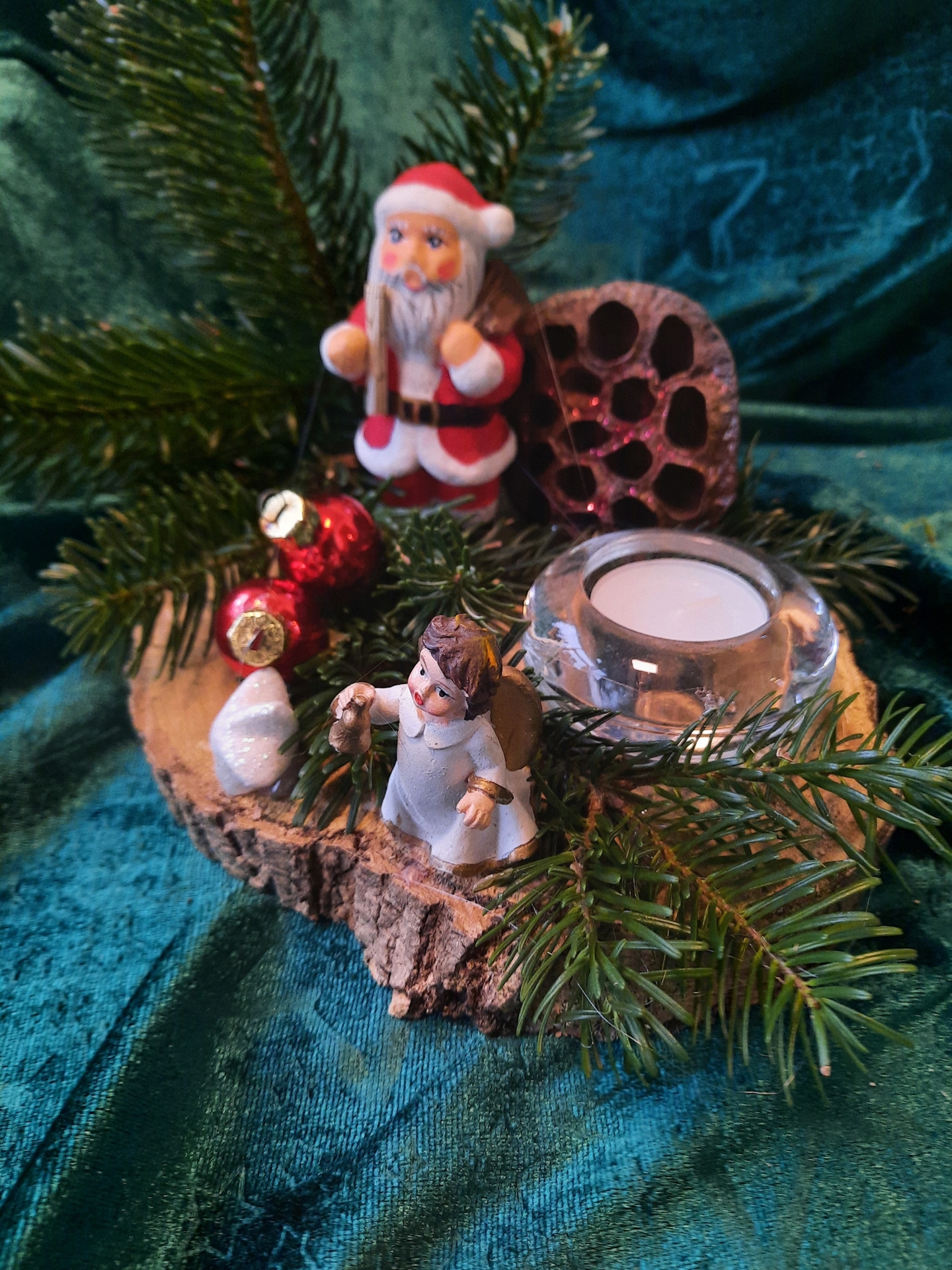 Foto der Galerie: Kl. 1 - Upcycling-Weihnachtsgestecke