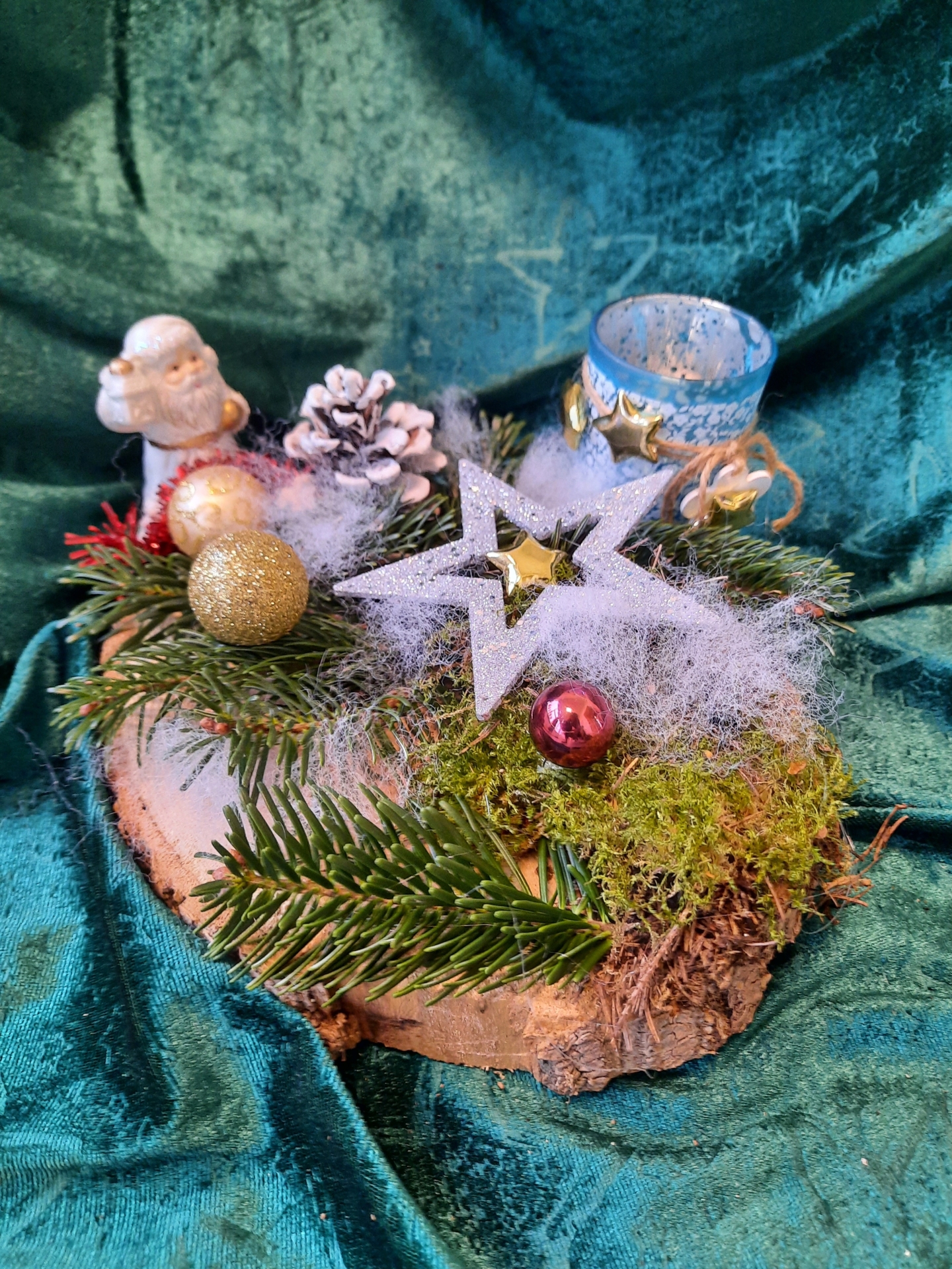 Foto der Galerie: Kl. 1 - Upcycling-Weihnachtsgestecke