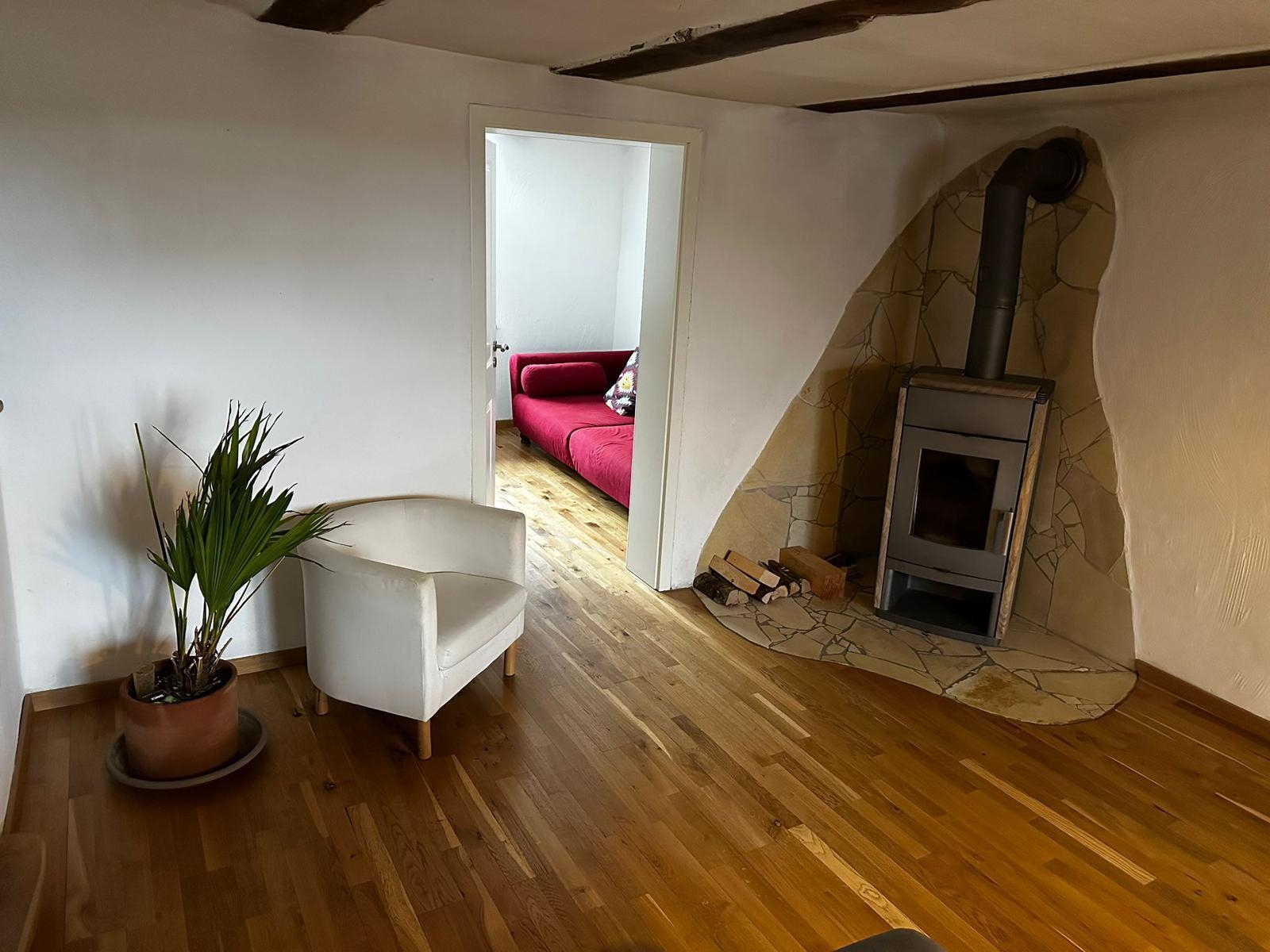 Bild: Ofenecke mit polygonal Natursteinplatten aus Solnhofener